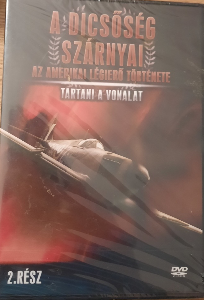 A DICSŐSÉG SZÁRNYAI AMERIKAI LÉGIERŐ TÖRTÉNETE 2. RÉSZ A DICSŐSÉG SZÁRNYAI AMERIKAI LÉGIERŐ TÖRTÉNETE 2. RÉSZ -TARTANI A VONALAT (DVD) | Lemezkuckó CD bolt