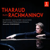 PLAYS RACHMANINOV