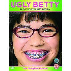 UGLY BETTY THE COMPLETE FIRST SERIAS  (CSÚNYA BETTY) (THE BETTYFIED EDITION)