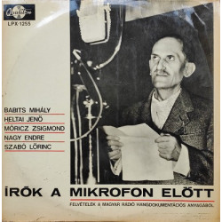 Írók A Mikrofon Előtt
