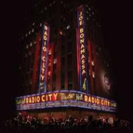 LIVE AT RADIO CITY MUSIC HALL (CD + DVD)