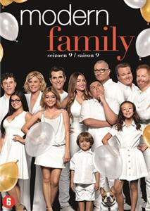 MODERN FAMILY SEASON 9<br/><h5>Megjelenés: 2019-09-04</h5>