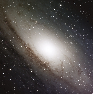 ANDROMEDA SKYLINE<br/><h5>Megjelenés: 2021-10-15</h5>